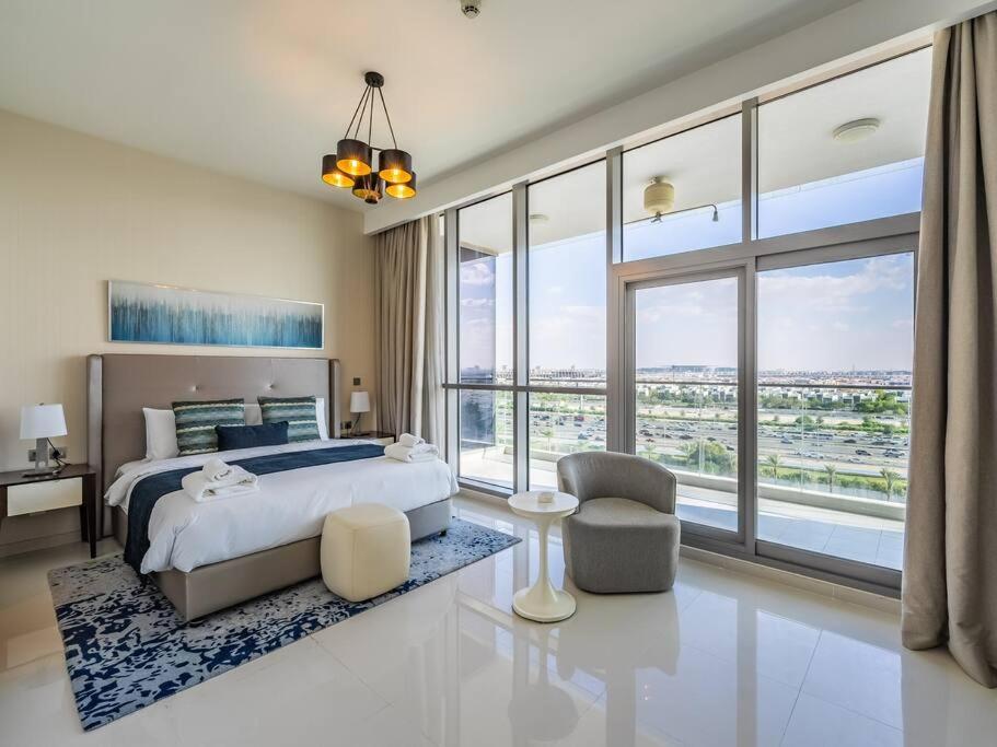 Apartment Exquisite With Breathtaking Cityscape View